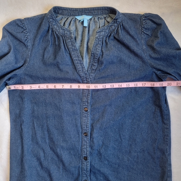 Draper James Split V-Neck Ruffle Trim Chambray Denim Shirt Blouse Top M Naisha - Picture 9 of 12